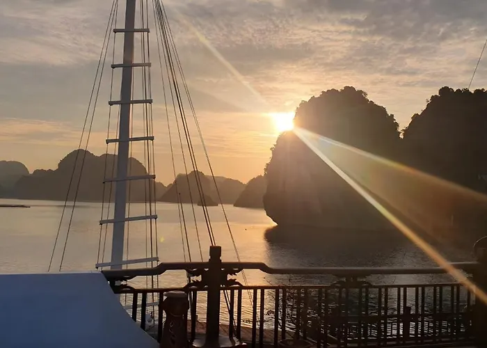Mystique Cruise Bateau-hôtel